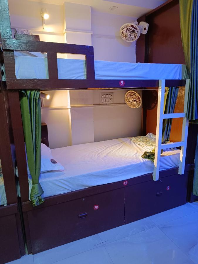 Frazyone Hostel New Delhi